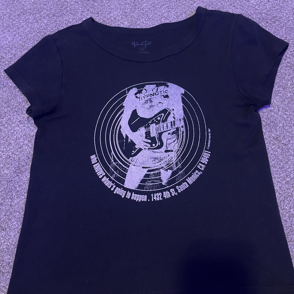 Short sleeve tee